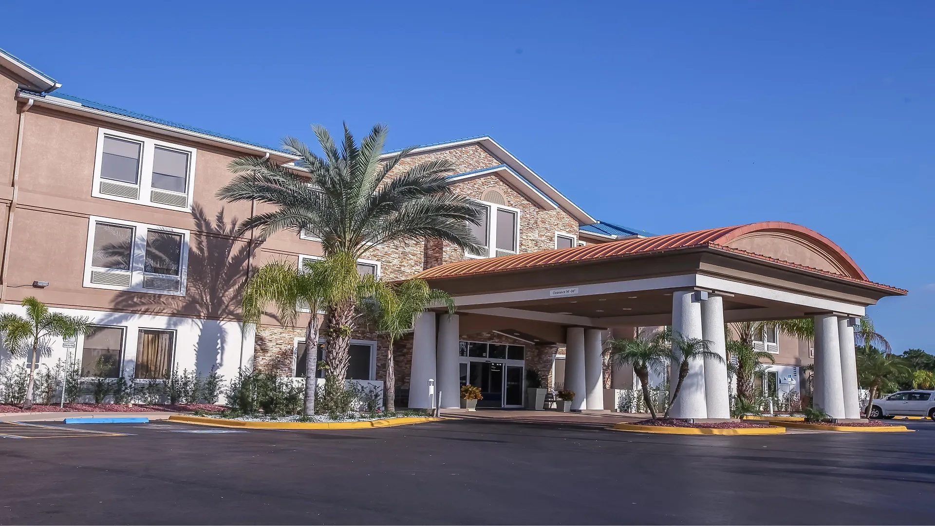Holiday Inn Express Daytona Beach - Speedway, An Ihg Hotel contacts